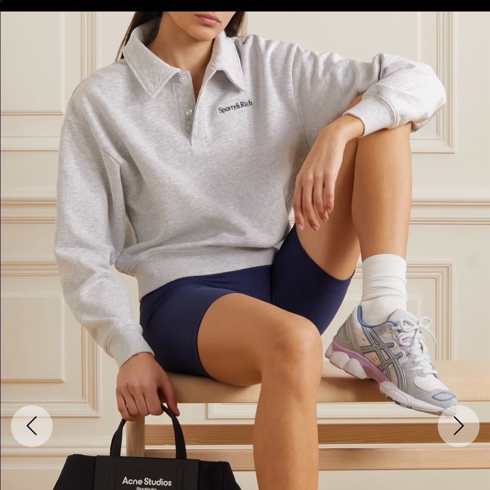 Sporty and rich grey sweatshirt size medium